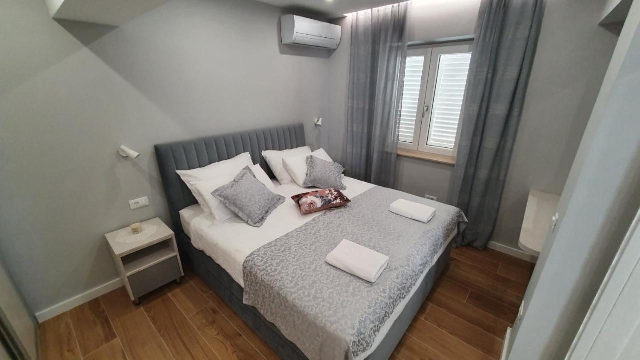 Lägenhet Newly Renovated Apt. Near To Entrance To Old Town Dubrovnik